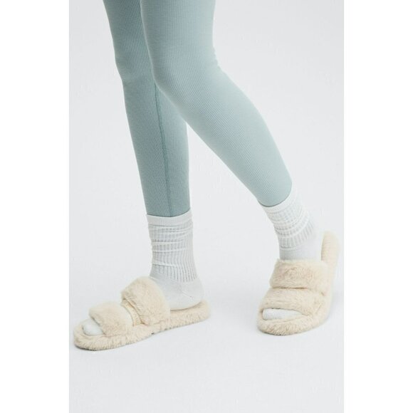 Fabletics Snug Strap Slipper Faux Fur 9 - Picture 1 of 7